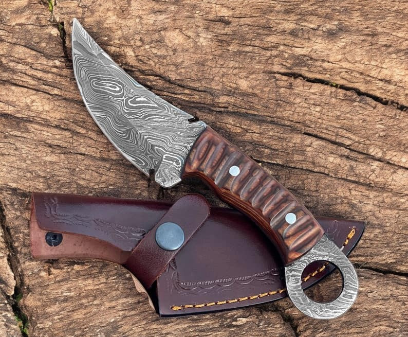 Handmade Damascus Hunting Knife with Wood Handle – 8"